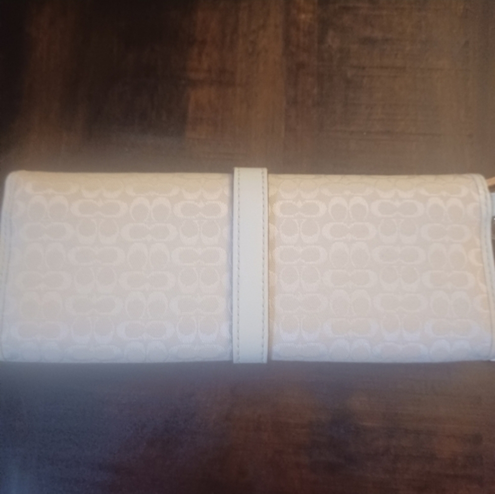 COACH WRISTLET NWOT. 8X3 BEAUTIFUL CREAM ON CREAM W/ SILVER BUCKLE . - Picture 2 of 7